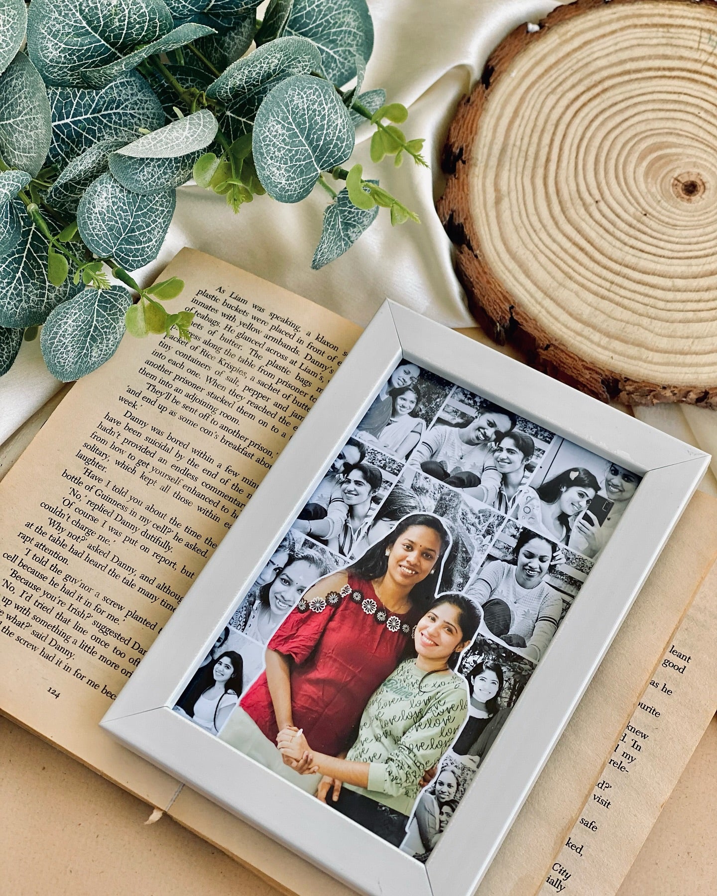 Popup Frame | 5×7 inch | White | Wall Mount