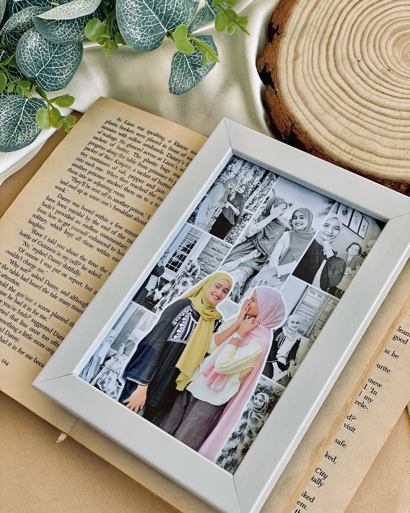 Popup Frame | 5×7 inch | White | Wall Mount